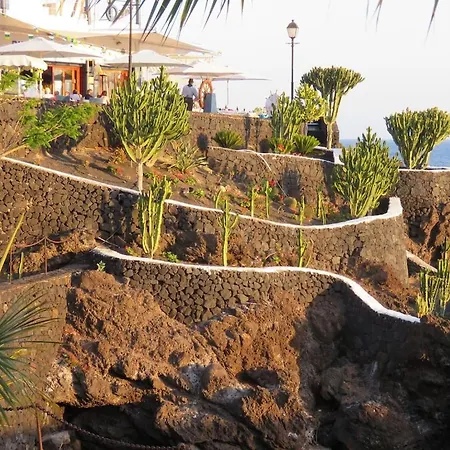 شقة Front Line, Contemporary, Newly Refurbished, Stunning Sea Views, Pool, Wifi, Sky *