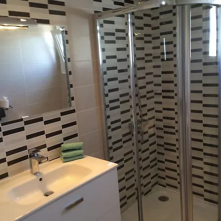 Front Line, Contemporary, Newly Refurbished, Stunning Sea Views, Pool, Wifi, Sky تياس