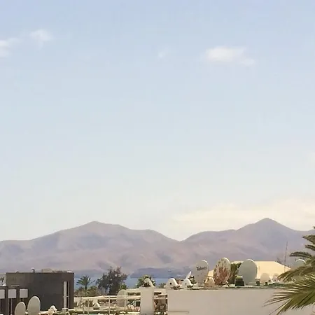 Appartement Front Line, Contemporary, Newly Refurbished, Stunning Sea Views, Pool, Wifi, Sky